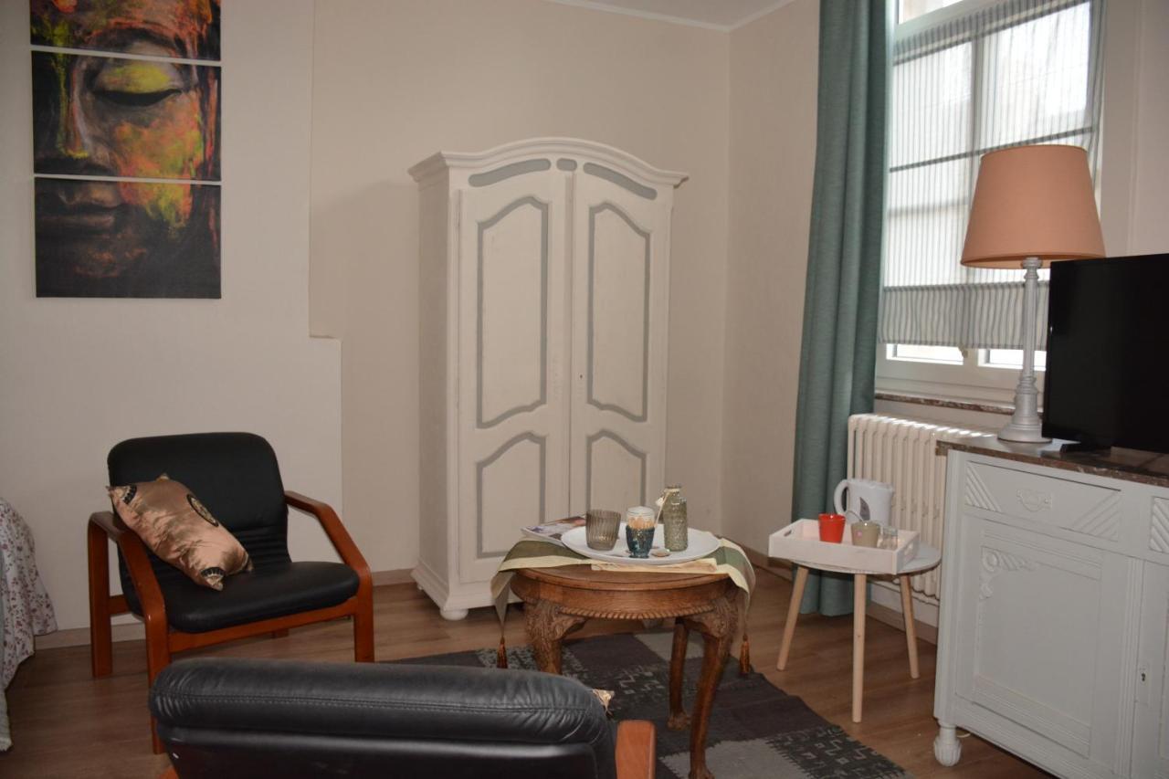L'Hote Des Geants Ath Dış mekan fotoğraf